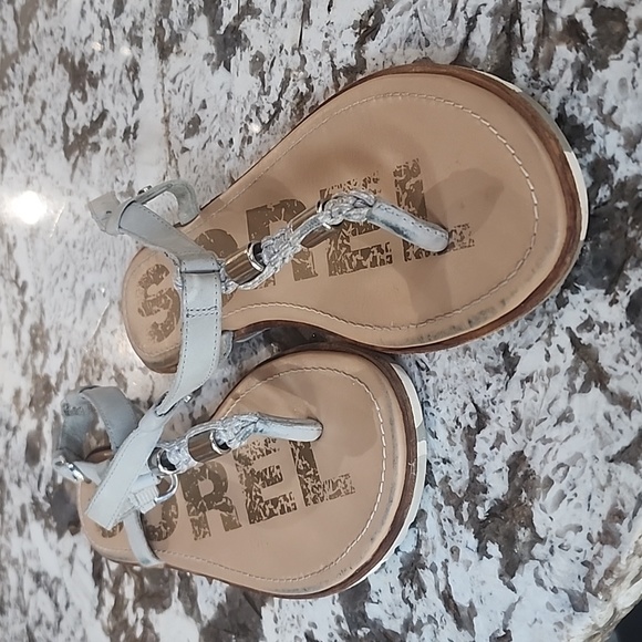 Sorel Sandals - Picture 2 of 8